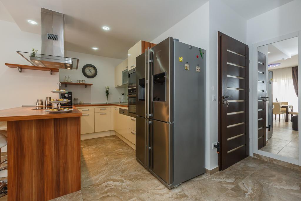 Villa Apartments Katja تروغير المظهر الخارجي الصورة
