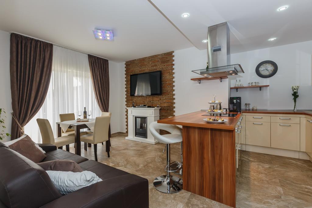 Villa Apartments Katja تروغير المظهر الخارجي الصورة