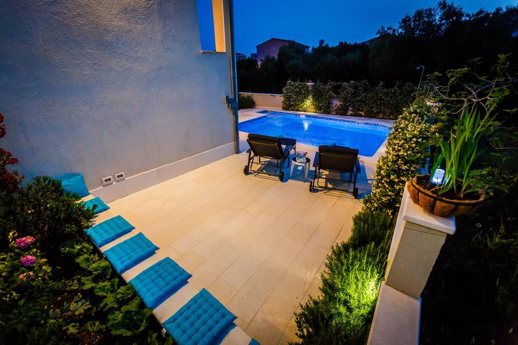 Villa Apartments Katja تروغير المظهر الخارجي الصورة